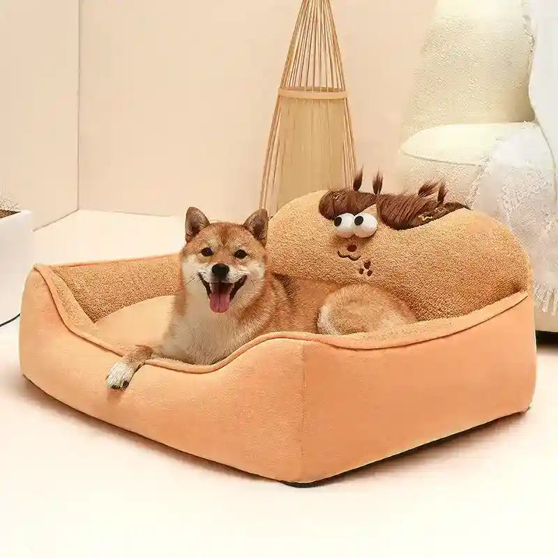 Cuccia per cani "Joker" rettangolare lavabile, fondo antiscivolo, sponda alta con occhietti decorativi.
